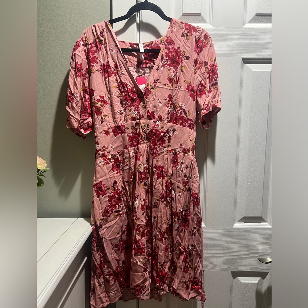 Light pink floral short sleeve dress